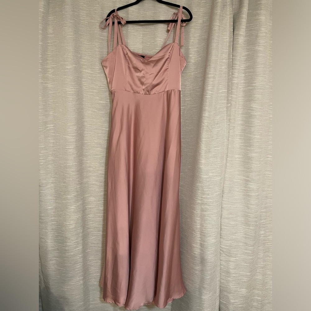 Lulus - maxi dress - satin pink